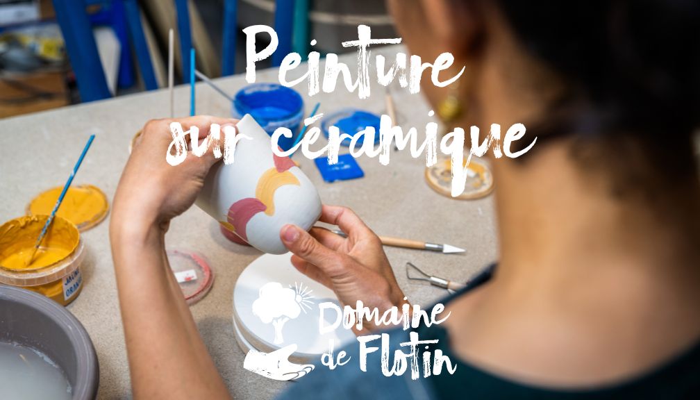 Mathilde Sergent propose un atelier de peinture sur céramique, venez décorer votre tasse !